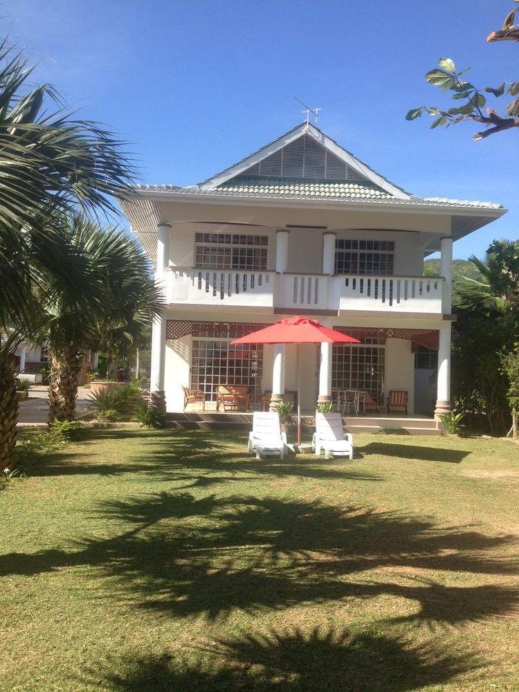 Ocean Jewels Resort Grand Anse  Exterior photo